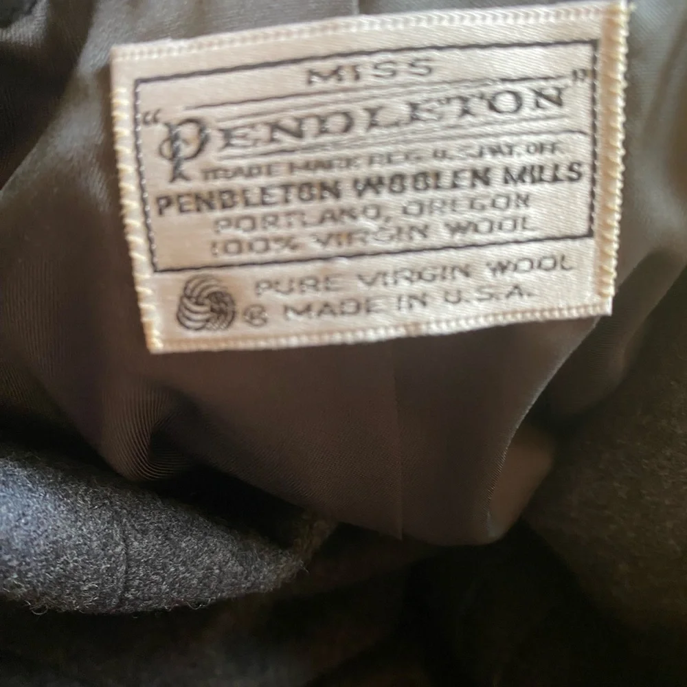 Pendleton blazer - Picture 2 of 3